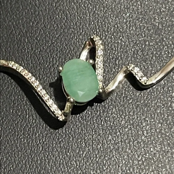 NWT Elegant Heartbeat 925 Silver Necklace with Natural Green Emerald Gemstone - Picture 8 of 11